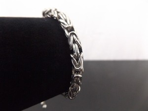 lot 47 image: .925 Sterling Silver Thick Link Adjustable Bracelet