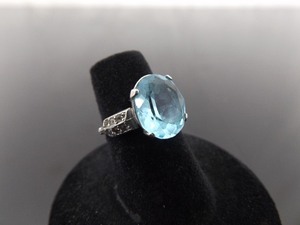 lot 58 image: .925 Sterling Silver Topaz Crystal Ring Size 5