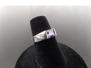 lot 66 image: .925 Sterling Silver Amethyst Ring Size 5.5