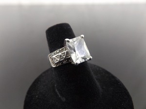 lot 77 image: .925 Sterling Silver Princess Cut Zirconia Art Nouveau Ring Size 5.75