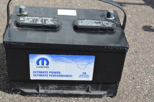 lot 15 image: Mopar Car Battery BB65F111AA 600 cca.