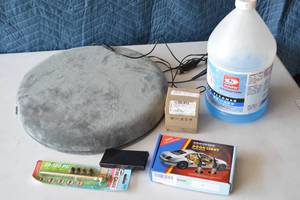 lot 33 image: Automotive Lot - Subzero wiper fluid, New in box-Car door entry lights and more - See PIctures