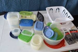 lot 59 image: Assorted Lot Kitchen, Tupperware