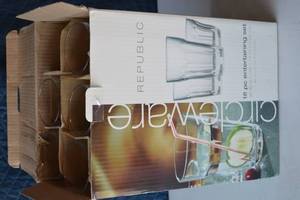 lot 60 image: NEW - Circleware 18pc Entertaining Set Glasses - ONE MISSING