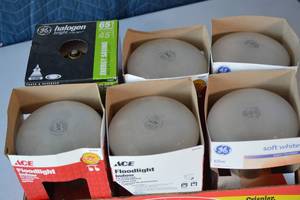 lot 103 image: 6ct Floodlight Bulbs