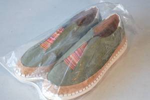 lot 108 image: NEW - Shoes Size 43 Brand Unknown - See Pictures