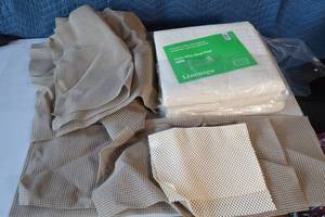 lot 122 image: Rug Non Slip Pad and Cabinate Liners