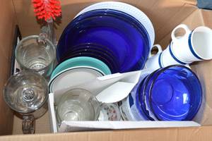lot 145 image: Kitchen Dishes Combo
