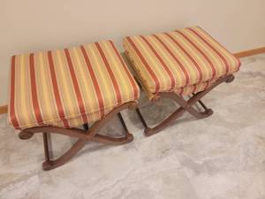lot 41 image: Swaim Regency Foot Stool Pair from Sheril Furniture