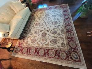lot 2 image: Pakistani Persiana Cream and Red Tone Oriental Rug  8 x 10