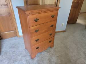 lot 74 image: Handsome Maple American Traditional Four Drawer Dresser