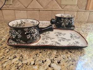 lot 126 image: Temptations by Tara Floral Soop & Sandwich Set