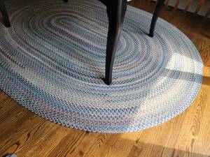 lot 79 image: 9 Foot Oval Area Rag Rug