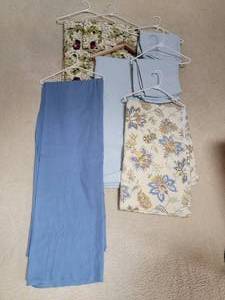 lot 161 image: Festive Holiday and Entertaining Tablecloths