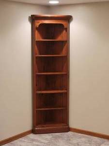 lot 25 image: Ethan Allen Corner Bookshelf