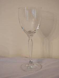 lot 54 image: Elegant Minimalist Wine Glasses (10)