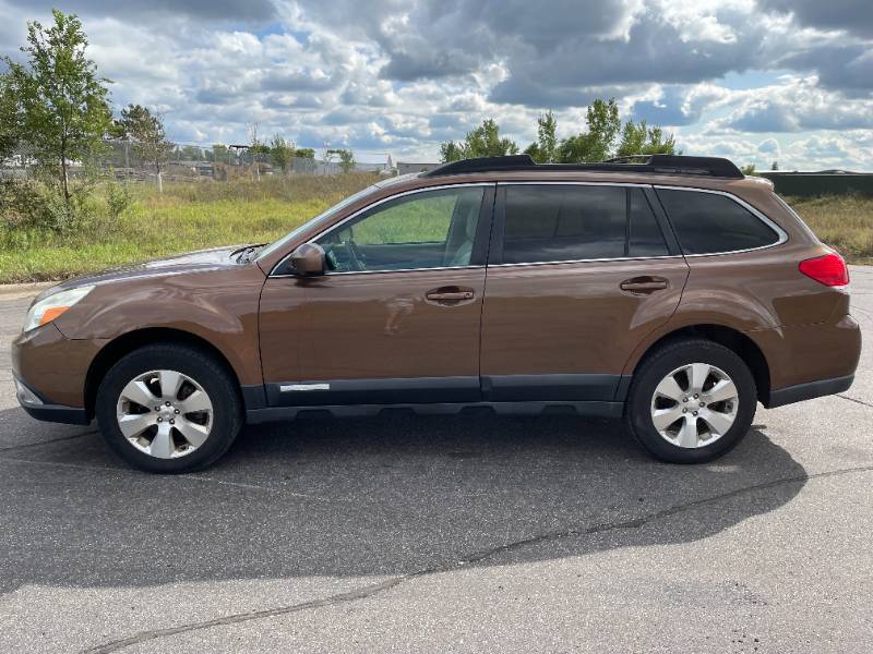 2011 Subaru Outback 3.6R Limited - AWD - 2 OWNERS