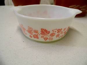3 Pyrex Dishes