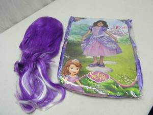 Sofia with wig