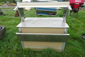 lot 140 image: Restaurant Serving Station