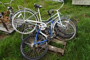 lot 158 image: Bikes - Specialized Hard Rock Mountain Bike, Vintage Schwinn