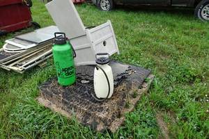 lot 186 image: Fatigue Mats, Sprayers, Hose Reel