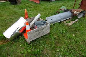 lot 190 image: Spreadway Spreader with Metal Sheeting and Vent