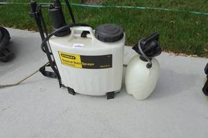 lot 265 image: Stanley 4 Gallon Sprayer