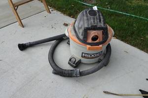 lot 266 image: Ridgid 6 Gallon Shop Vac