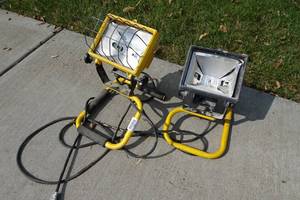 lot 272 image: 2 Shop Lights