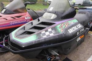 lot 6 image: 1994 Arctic Cat ZR 700 Snowmobile