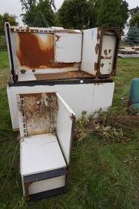 lot 203 image: 2 Heavy Duty Desks