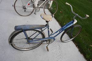 lot 237 image: Vintage Sears Bike