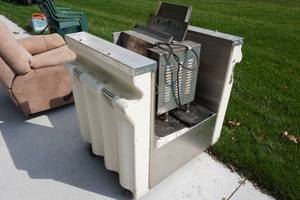 lot 239 image: Restaurant Rolling Plate Cart with Industrial Toaster