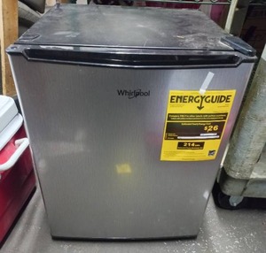 lot 47 image: Whirlpool Mini Fridge