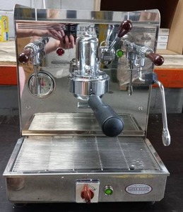 lot 1 image: Elektra Deliziosa Espresso Machine