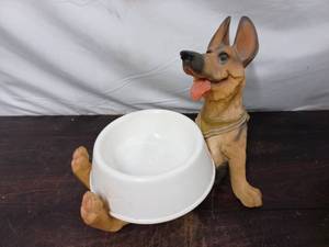 lot 23 image: Dog Bowl
