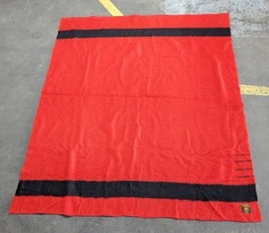 lot 3 image: Vintage Earlys Whitney Blanket