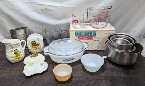 lot 140 image: Collection Of Vintage Kitchen Items