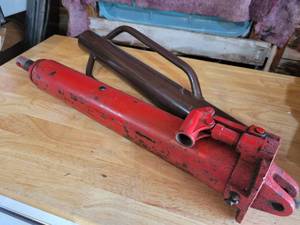 lot 227 image: Cherry Picker Hydraulic Cylinder (Works) and fence Post Pounder - NO SHIPPING