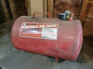 lot 231 image: Midwest Products Portable Air Tank - NO SHIPPING