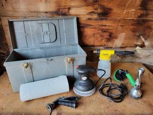 lot 28 image: Car Washing Supplies - 6 Electric Polisher, Sprayers and More - NO SHIPPING