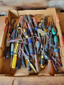 lot 34 image: Large Lot of Assorted Screwdrivers