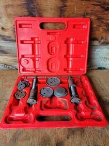 lot 46 image: MATCO BCW18 Brake Caliper Kit