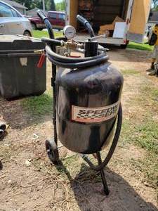 lot 70 image: Speedway Series Sandblasting Pot - NO SHIPPING