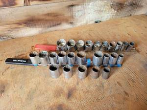 lot 74 image: Large Lot of CRAFTSMAN 12-Point 12 Drive Standard Sockets - Sizes from 1-14 to 916