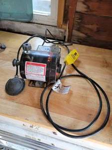 lot 101 image: AO Smith 13hp 115V 1725 RPM 1 Phase Electric Motor with Forward and Reverse with Foot Control - Tested and Works