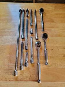 lot 109 image: Lot of Assorted 38 Drive Ratchets and Extensions - Extension up to 16 Long