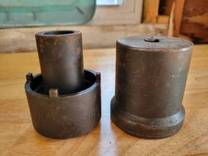 lot 118 image: PT W1273 2.5 Locknut Socket and PT W83008 Lug Spindle Nut Wrench