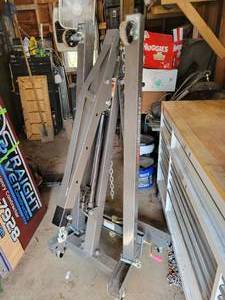 lot 15 image: Pittsburgh 2-Ton Folding Cherry Picker  Engine Hoist with Leveler - NO SHIPPING